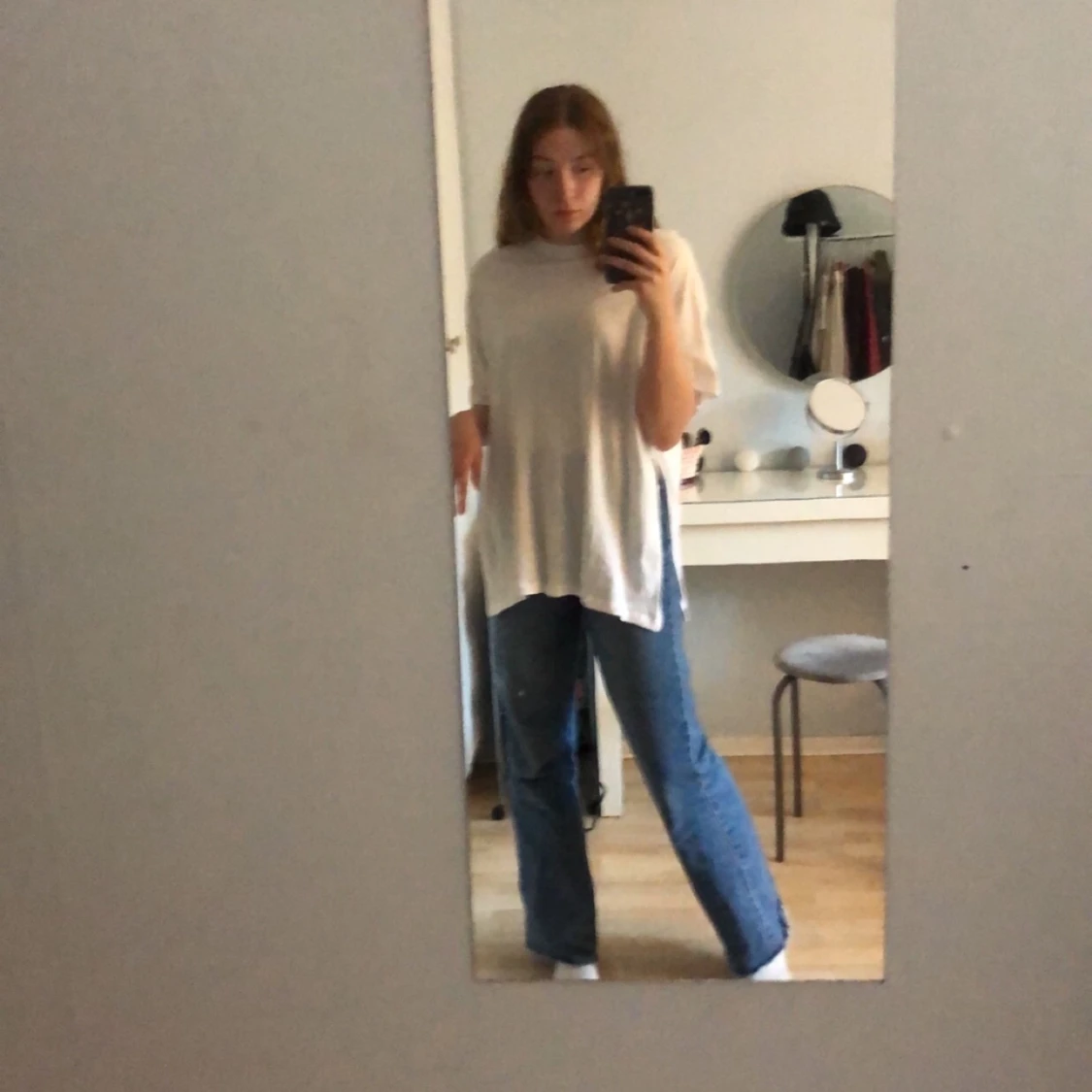 Vit tröja med slits  - 90