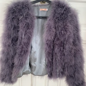 Yu & me pälsjacka - Pälsjacka från Yu & me i storlek S. Använd endast ett fåtal gånger. 