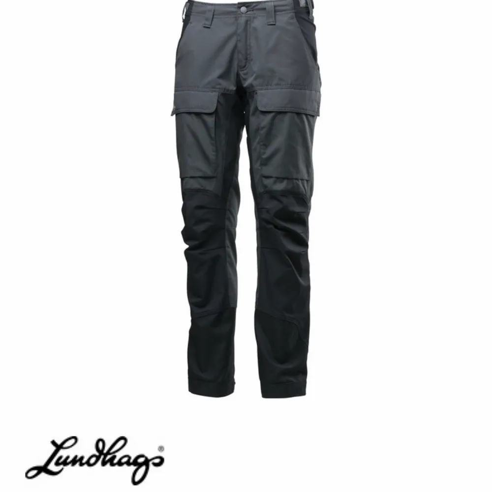 Byxor ifrån Lundhags färg mörkgrå. Använda 1 gång så i nyskick. Storlek 36. Jeans & Byxor.
