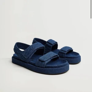 Sandaler  - Helt oanvända sandaler från Mango!!💓 så fina, men har inte kommit till användning☺️ köparen står för frakten, passar strl 40-41