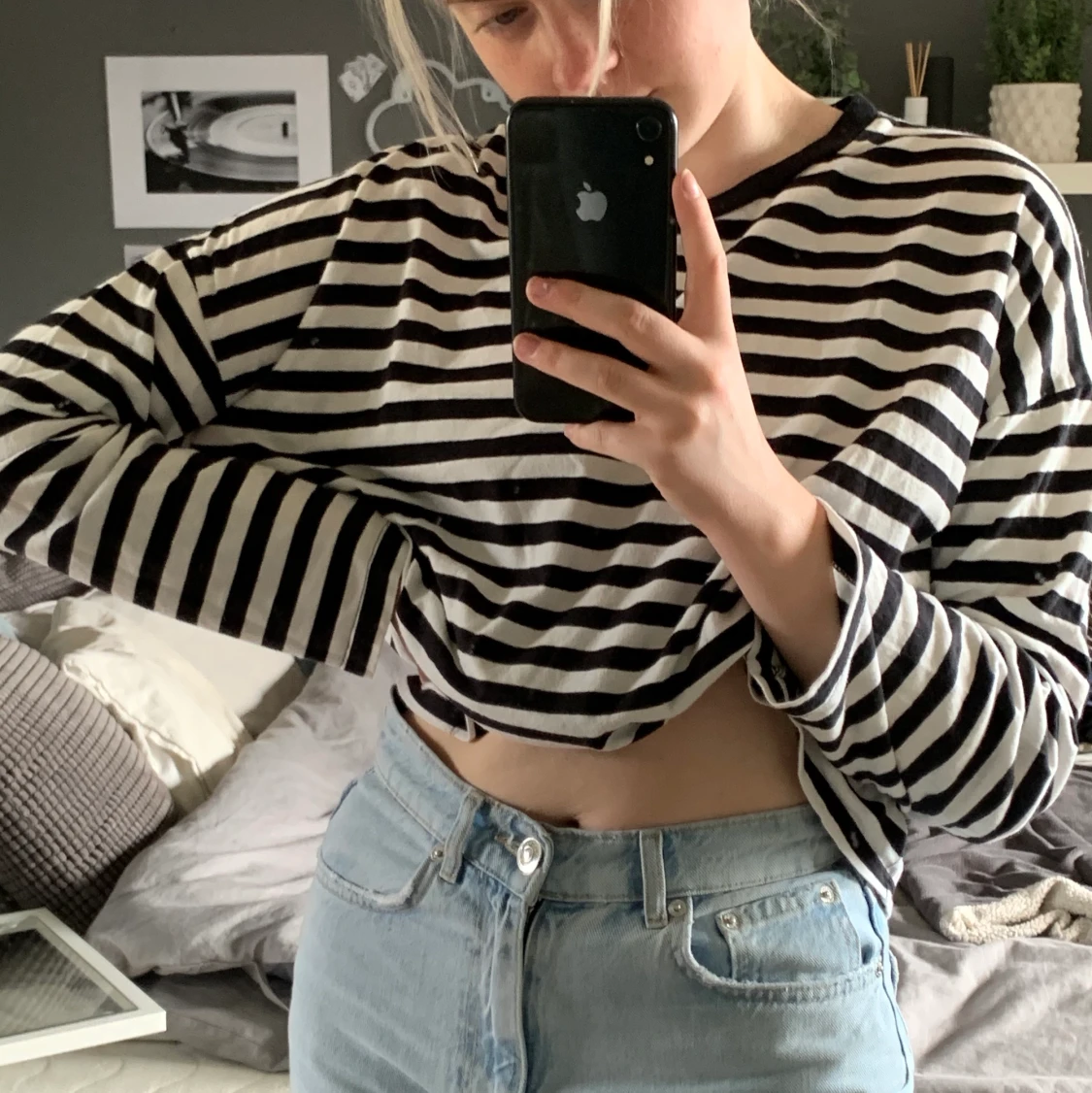 svart vit randig långärmad