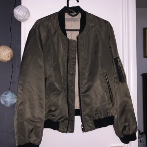 Jacka - Jacka från Zara väldigt fint skick. 