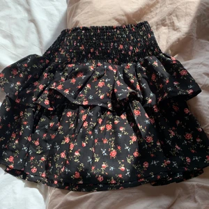 Kjol - Fin kjol som tyvärr inte kommer till användning💕