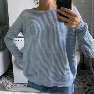 Stickad brandy melville tröja - Jättefin stickad ljusblå tröja från Brandy Melville i väldigt bra skick!