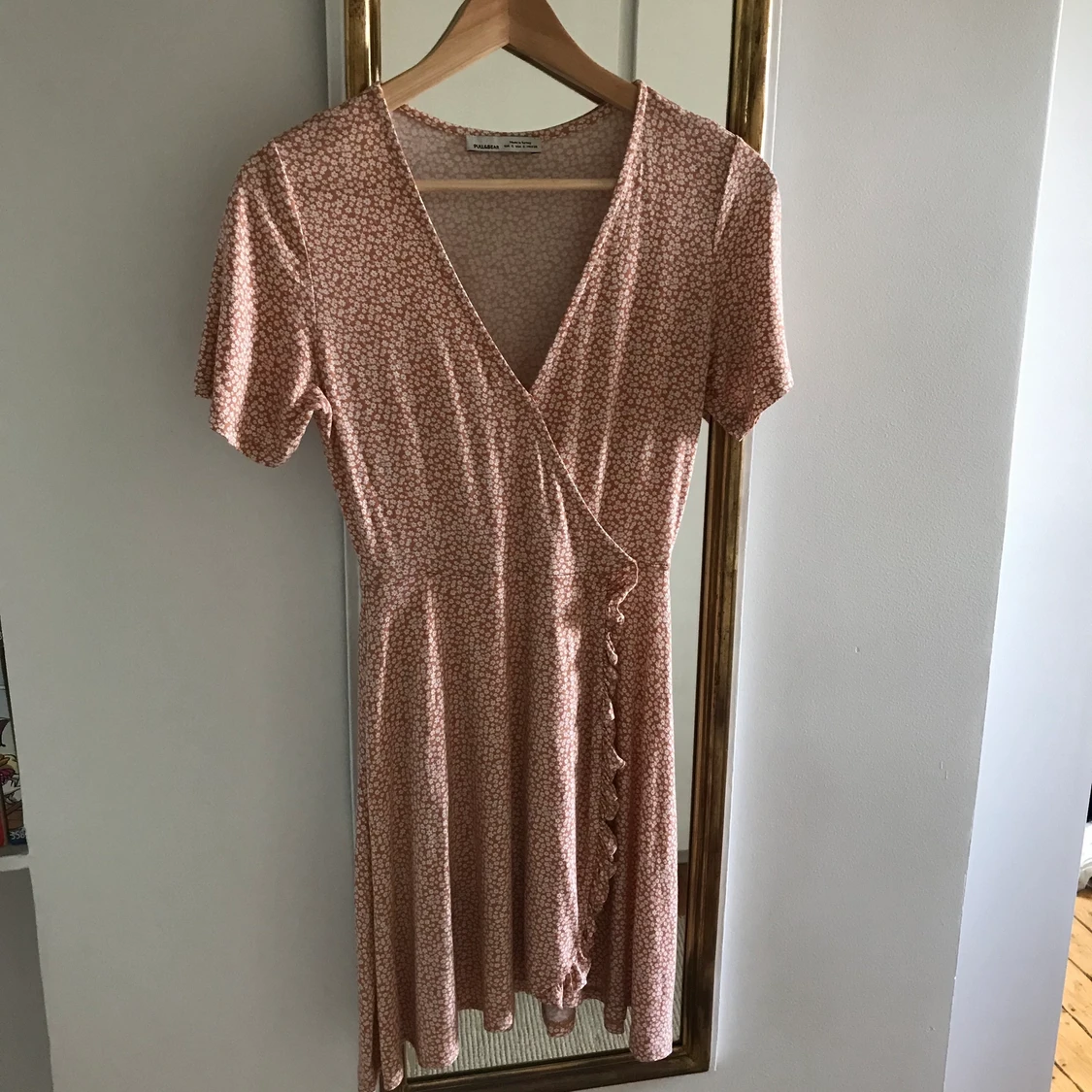 Pull and Bear wrap mini dress strl S