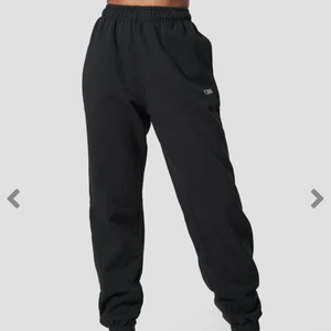 ICANIWILL MJUKISBYXJOR - nog de skönaste byxorna jag har, har flera stycken och får då inte användningen för dem. Knappt använda och inga defekter på dem heller! 