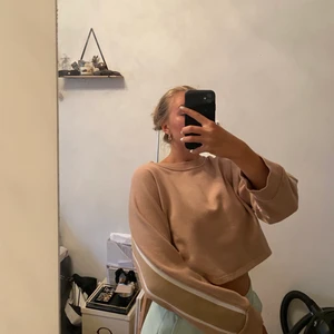 Oversized tröja - Brun/beige tröja som är supercool och bekväm! 🤩