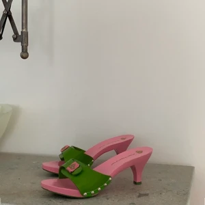 Världens finaste klackar ❤️❤️❤️❤️ - Säljer dessa superfina klackar som jag köpte på Weekdays second hand urval, har själv endast användt dem en gång eftersom att de är lite för stora (Storlek 38). Köparen står för frakt! 🌟❤️