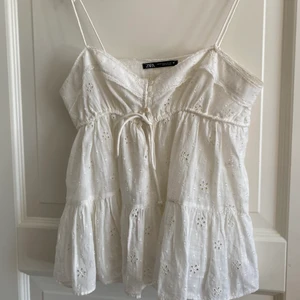 Blus från zara - Jätte fin blus från zara, liten o storleken