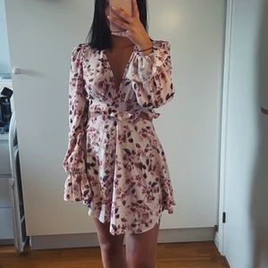 Nelly  - Klänning från Nelly. Använd en gång. I storlek 36. Frakt tillkommer 