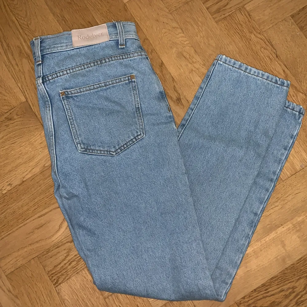 Rodebjer jeans, raka i modellen, supersnygga! . Jeans & Byxor.