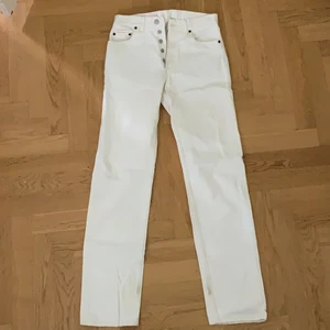 Levis jeans androg använda - Helt sprillans Levis jeans, vita. Supersnygga! W31, L34