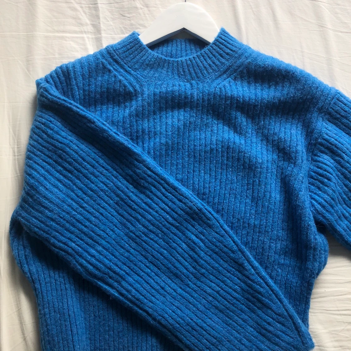Blå stickad tröja - 90