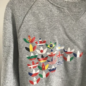 Sweatshirt från Adidas - Skön sweatshirt från adidas. Storlek S. Frakt tillkommer🌞