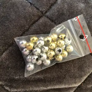 Guldiga och silvriga pärlor!