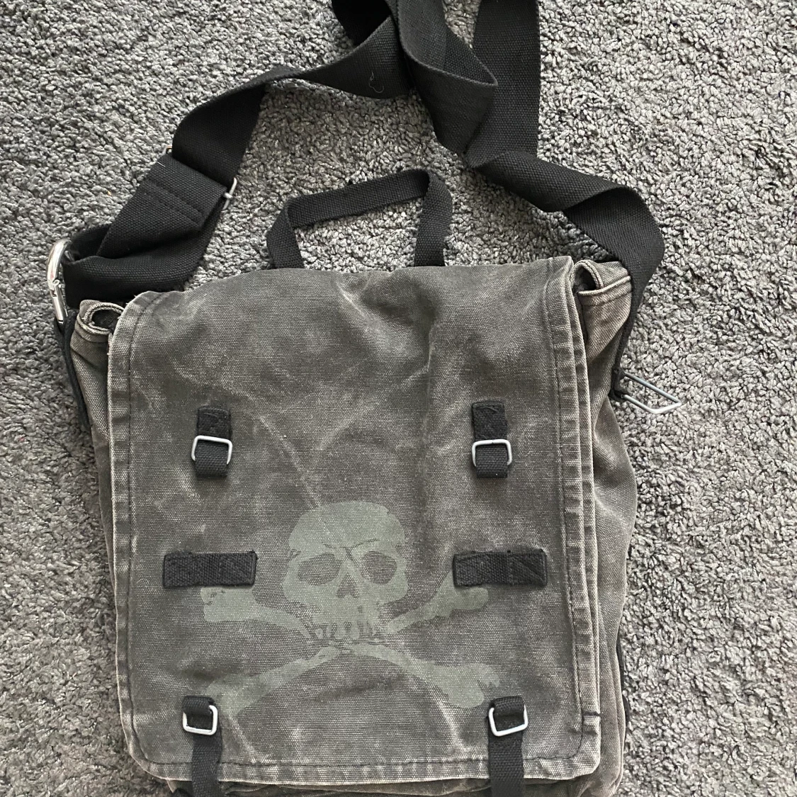 Väska med döskalle motiv  - 91