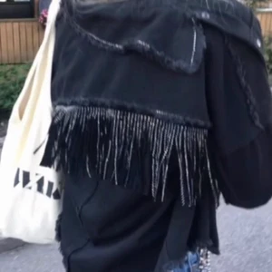 Zara jacka  - Säljer min älskade ZARA jacka som ej kommer till användning längre. Stl S❤️❤️ Ord pris: 559kr