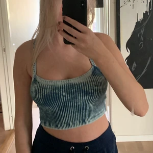 Blå/grönt linne  - Detta linnet är ribbat i lite olika blå/gröna färger, skit snyggt!!💋💋