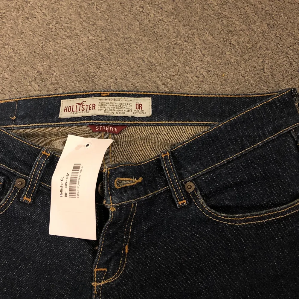 Superfina mörkblå jeans som jag funderar på att sälja till ett bra pris💜 LAPPEN FINNS KVAR! . Jeans & Byxor.