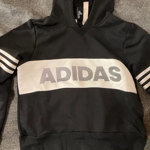 Adidas tröja - Adidas tröja storlek s, 100 kr plus frakt