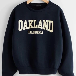 Sweatshirt  - Säljer denna jättefina sweatshirt för den ej kom till användning😇