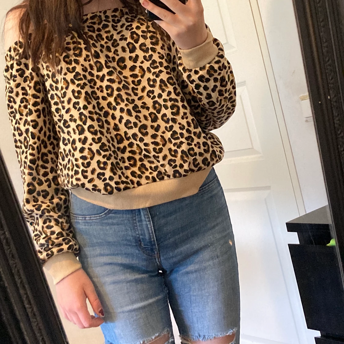 Off shoulder tröja med leopardmönster - 90