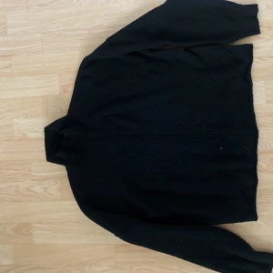 Stickad tröja - Storlek S