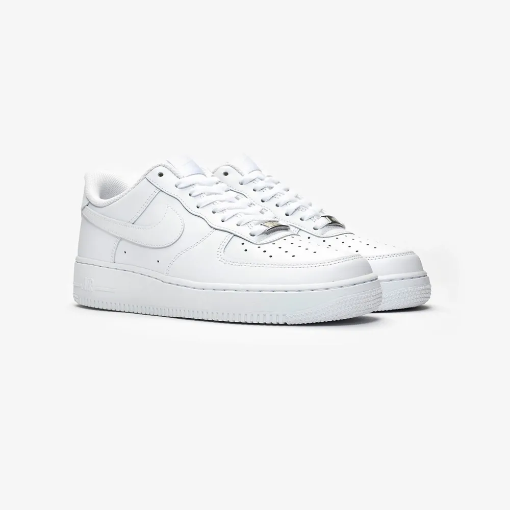 Säljer mina Nike air force 1 i stl 41 då de är förstora! Använda 3 gånger! Skriv privat för mer bilder (egna bilder) Frakt tillkommer. Skor.