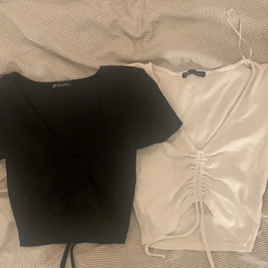 Toppar  - Säljer dessa två toppar som är i mycket bra skick. Köp en för 80 eller båda för 130💓💖💘💕