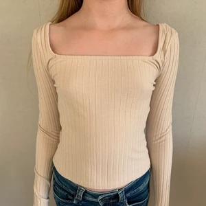 Långärmad tröja - Långärmad topp från NA-KD. Storlek S. Knappt använd. Köpare betalar för frakt