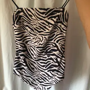 Zebra mönstrad baddräkt från Hm!🦓 Storlek 36