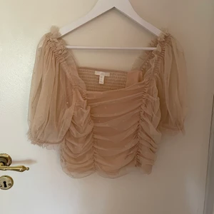 Topp - Rosa söt topp, älskar verkligen den här! Den är i storlek L men jag som normalt är en S kan ha den 