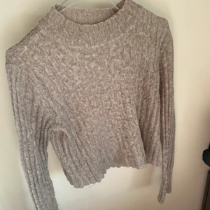 stickad tröja  - väldigt snygg tröja som jag använde för något år sedan. 