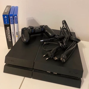 Ps4 - Ps4 samt kontroll och alla sladdar, fungerar utan några fel 