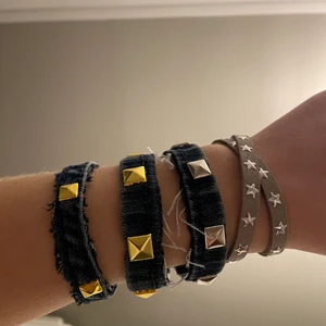 Armband - Säljer lite egengjorda armband❤️Har sett dess lite överallt och testade att göra egna😊 det tog en del tid därför priset.. skriv gärna vid frågor om armbanden! Priset är en för 100 + frakt eller 2 för 180+ frakt🥰