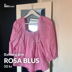 Blus  - En rosa blus från hm med trekvartslång armar som också är i balong. Är vidare ner till och ändats stretschig i resornas över bröstkorgen. Använd 1 gång men inte riktigt min stil därav säljs. Den är i nyskick. 50kr + 48kr frakt