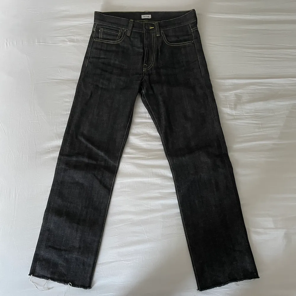 jättefina lowrise jeans från Denim Demon, köpta second hand men i väldigt fint skick. Storlek 30/34 men avklippta, de är lagom långa på mig, jag är 168💕. Jeans & Byxor.