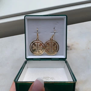 guld örhängen  - Fina örhängen från joyeria, köpta för 250 säljer för 180+ frakt 💞 (oanvända)