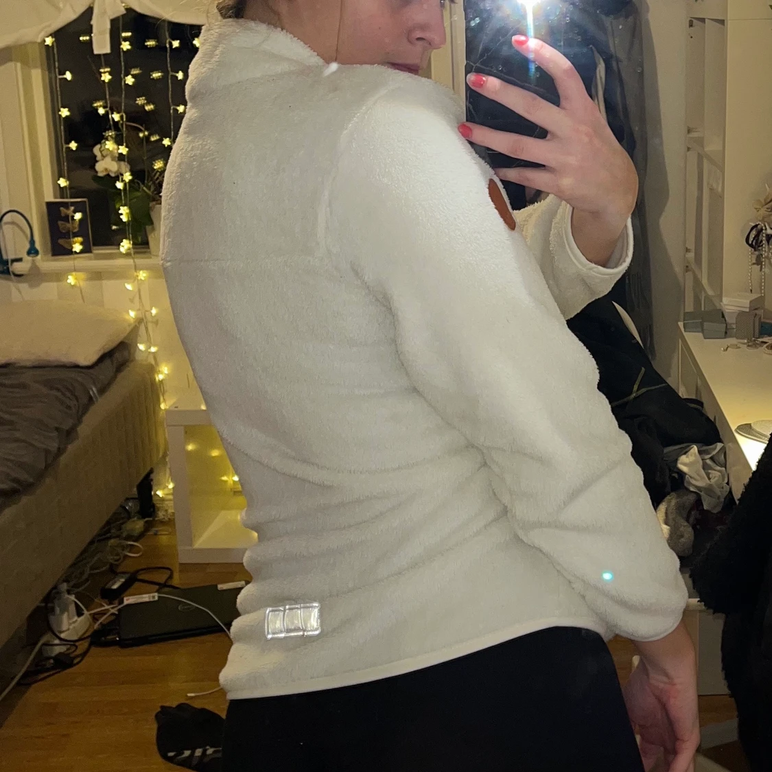 Vit fluffig kofta - 91