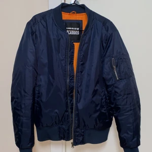 Bombar jacka - Urban Classic  - Bombar jacka från Urban Classic storlek M.