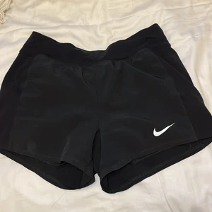 Nikeshorts - Nikeshorts i modellen dri-fit i storlek xs