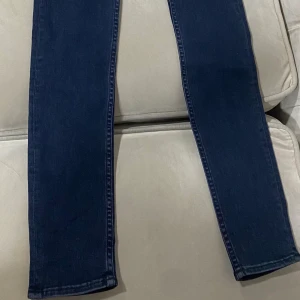 Tiger of sweden jeans (stl: w26 L32 - Helt nya tiger of Sweden jeans ord pris: 1399kr Storlek: W 26   L 32