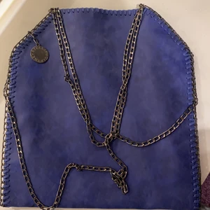 Stella mccartney - Jag säljer min helt nya stella mccrtney liknande väska eftersom att den är helt ny så är den i nyskick