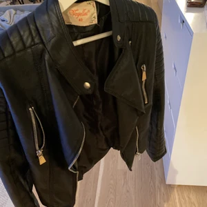 Skinnjacka  - Ass ball skinnjacka