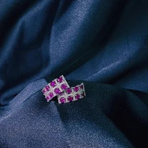 Helt nytt örhängen från Jemona jewelry  - Helt nytt örhängen. - Silver pollination ~ 🪄 - Not afraid of water ~💧 . Finns i lila och rosa. Passar perfekt till din kvälls- och vardagsstil. To order, write to direct 🕊️