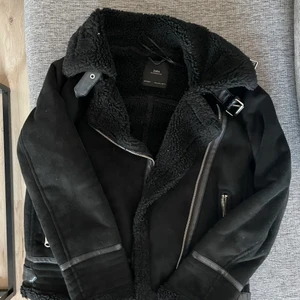 Jacka - Hysad ny jacka från Zara i storlek S