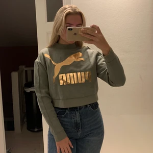 Puma tröja - Puma tröja i XL.  Använd ett fåtal gånger, ca 2 ggr Original pris 359 kr Är XL men passar L-M