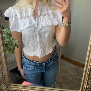 Zara topp  - Så söt topp från zara (Slutsåld) Perfekt till vår och sommar!!!