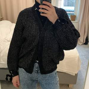 Selling River Island jumper, size S on tag but it’s oversized bomber . 100% polyester. Jumper has cute details on the cuffs and very trendy metallic threads. Very comfortable, cozy and easy to style. :)