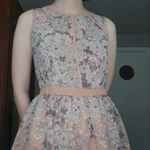 Uttam Boutique klänning - Blommig klänning av märket Uttam Boutique, Storlek 38